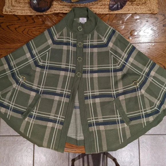 Olive Plaid Knit Button Cape by Hot in Hollywood - Picture 2 of 9